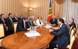 Președintele Republicii Moldova a avut o întrevedere cu foştii preşedinţi, prim-miniştri şi preşedinţi ai Parlamentului