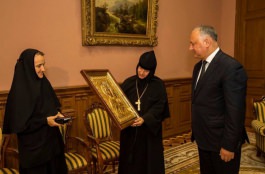 Șeful statului a donat Mănăstirii Japca icoana primită în dar de la Egumenul Mănăstirii Vatopedi