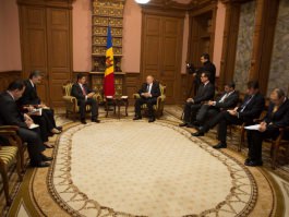 Президент Николае Тимофти провел встречу с министром иностранных дел Румынии Титусом Корлэцяном