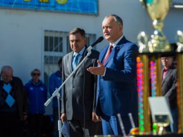 Igor Dodon a participat la deschiderea celei de-a II-a ediții a Turneului internațional de polo pe apă ”Cupa Președintelui”