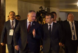 Președintele Republicii Moldova a avut o întrevedere de lucru cu Preşedintele Franţei