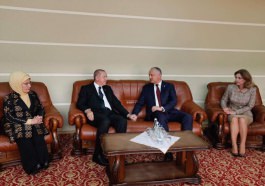 Президент Игорь Додон встретил в аэропорту Президента Турции 