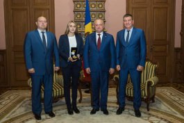 Igor Dodon a conferit sportivei Tatiana Salcuțan Diploma de Onoare a Președintelui RM