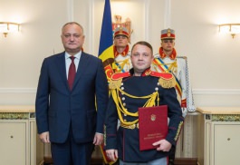 Igor Dodon a conferit distincții de stat și Diploma de Onoare a Președintelui RM unui grup de militari ai Orchestrei Prezidențiale