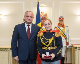 Игорь Додон присвоил государственные награды и Почетные дипломы Президента Республики Молдова группе военных Президентской оркестре
