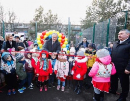 Igor Dodon a participat la inaugurarea unui complex sportiv în orașul Soroca