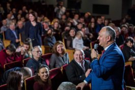 Igor Dodon a avut o întrevedere cu reprezentanții diasporei moldovenești din Sankt Petersburg