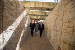 Galina și Igor Dodon au vizitat Complexul Memorial „Yad Vashem” 