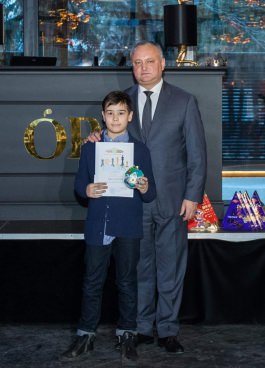 Președintele Igor Dodon a înmînat premii celor mai buni șahiști