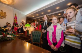 150 de elevi eminenți au vizitat Președinția Republicii Moldova