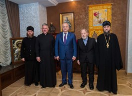 Глава государства провёл встречу с наместником Свято-Вознесенского Ново-Нямецкого монастыря