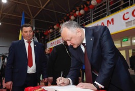 Șeful statului a participat la ceremonia de inaugurare a unui Centru sportiv și de recreere din Taraclia