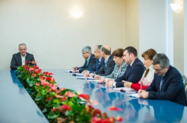 Глава государства провел очередное аппаратное совещание с участием советников и руководителей управлений Администрации ПРМ