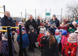 Șeful statului a participat la inaugurarea unui complex sportiv din Ungheni