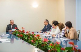 Igor Dodon a convocat o şedinţă de lucru privind lansarea anului 2019 - Anul Familiei