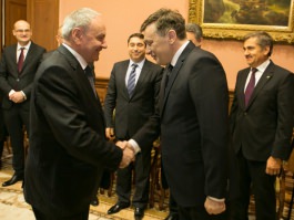 Președintele Nicolae Timofti a avut o întrevedere cu Crin Antonescu, președintele Senatului României