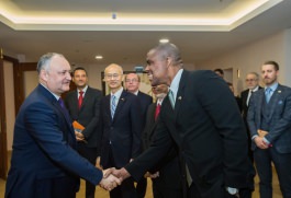 Президент страны провел рабочую встречу с руководителями дипломатических миссий, аккредитованных в РМ