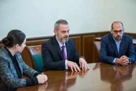 Игорь Додон провел встречу с группой международных наблюдателей