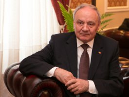 Президент Николае Тимофти принял верительные грамоты пяти послов