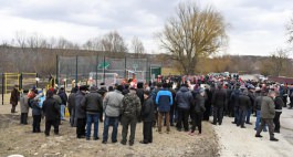 Șeful statului a participat la deschiderea unui complex sportiv în satul Bîrlădeni, raionul Ocnița