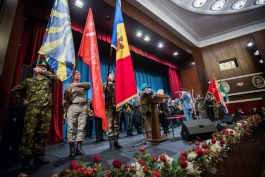 Igor Dodon a felicitat veteranii Forțelor Armate și Organelor de Drept