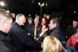Президент Молдовы вместе с российским послом передали два автомобиля КАМАЗ районам Тараклия и Басарабяска