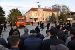  Președintele Moldovei și ambasadorul rus au transmis două camioane KAMAZ raioanelor Taraclia și Basarabeasca 
