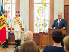 Igor Dodon a conferit distincții de stat unor doamne remarcabile din Republica Moldova