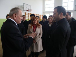 Președintele Nicolae Timofti a efectuat o vizită de lucru în localitățile Cotul Morii și Nemțeni, raionul Hâncești