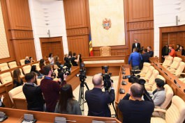 Для молдавских журналистов была проведена экскурсия по зданию Администрации Президента 