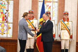 Игорь Додон вручил государственные награды гражданам Республики Молдова