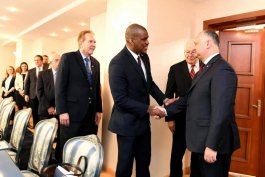 Президент Республики Молдова провел встречу с делегацией американских конгрессменов 