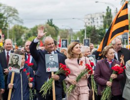 Igor Dodon a participat la marșul „Regimentul Nemuritor”
