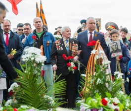 Igor Dodon a participat la marșul „Regimentul Nemuritor”