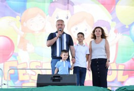 Игорь Додон вместе с семьей принял участие в Фестивале семьи