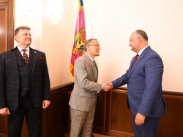 Президент страны Игорь Додон провел встречу с представителем Государственного департамента США Брэдли Фреденом
