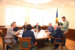 Президент страны Игорь Додон провел встречу с представителем Государственного департамента США Брэдли Фреденом