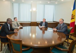 Президент Игорь Додон провел встречу с Послом Дереком Хоганом
