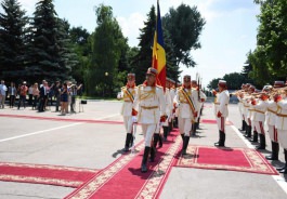 Președintele Republicii Moldova l-a prezentat pe noul ministru al Apărării efectivului instituției