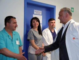 Igor Dodon a felicitat lucrătorii medicali cu prilejul sărbătorii profesionale
