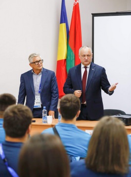 Глава государства встретился в Минске с Национальной олимпийской сборной Республики Молдова
