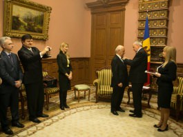 President awards „Order of Honour” to Belgian neurosurgeon