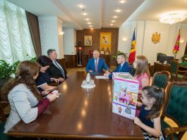 Președintele țării a avut o întrevedere cu familiile piloților moldoveni Lionel Buruiană și Mihail Crihan