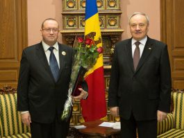 Moldovan president awards high state distinction to Bulgarian envoy