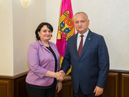 Igor Dodon a semnat decretul de numire a Vioricăi Dumbrăveanu în funcția de consilier al Președintelui Republicii Moldova
