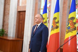 Igor Dodon a conferit Diploma de Onoare a Președintelui Republicii Moldova unui grup de tineri