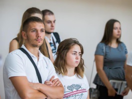 Reprezentanții organizației obștești ”Tinerii iubesc Moldova” au vizitat sediul Președinției