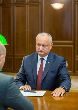 Президент Игорь Додон провел встречу с министром Павлом Войку