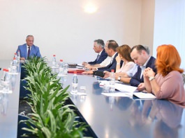 Игорь Додон провел заседание в связи с организацией мероприятий, посвященных 75-летию освобождения Молдовы от фашизма