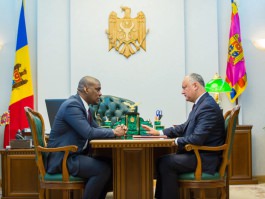 Президент Игорь Додон провел встречу с Послом Дереком Хоганом